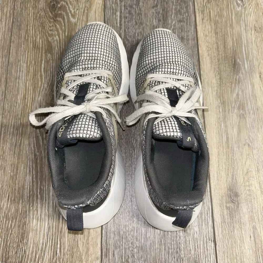 Adidas Men's US Size 7 Questar Flow K White Gray Running Sneaker Shoes